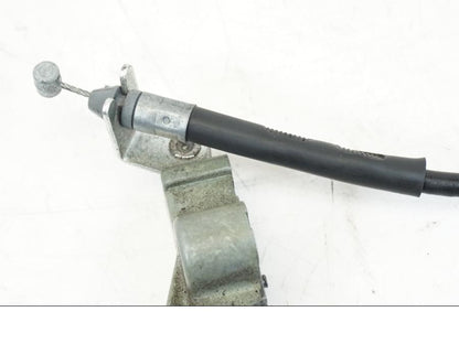 Höger sida på Sadellåsmekanism från en Honda CB 600 F -2008 motorcykel.