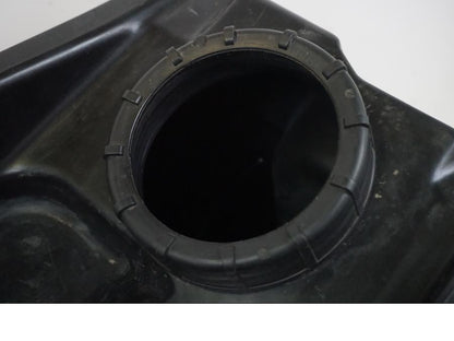 Snett uppifrån på Bensintank från en BMW F 650 CS -2002 motorcykel.