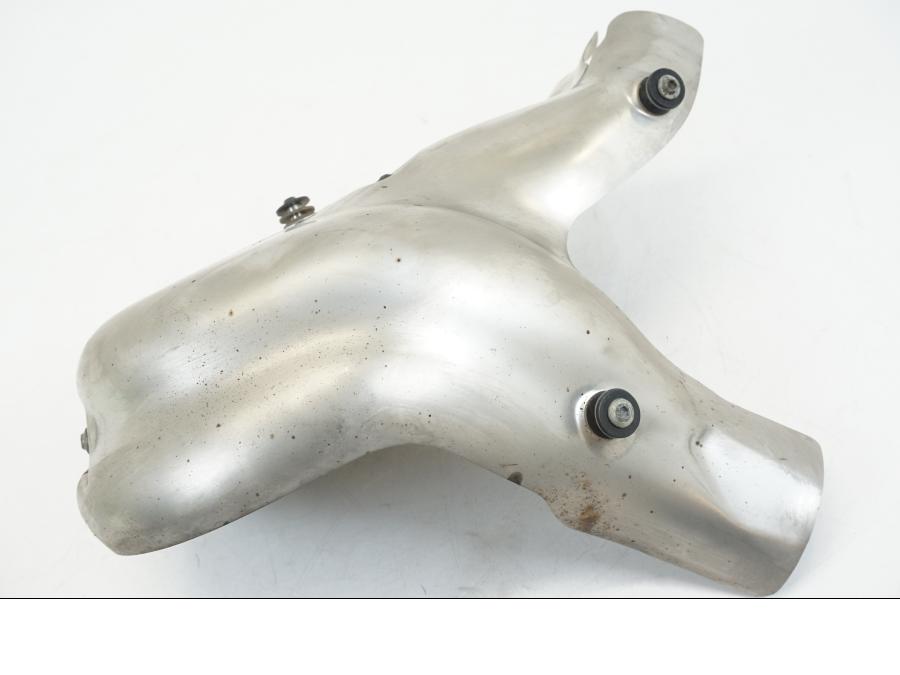 Snett nerifrån på Värmeskydd från en Ducati Streetfighter V4 -2020 motorcykel.