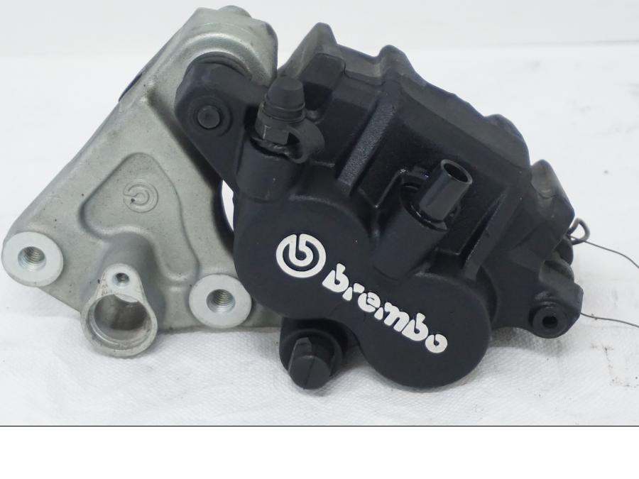 Framsidan på Bromsok från en BMW K 1600 -2015 motorcykel.