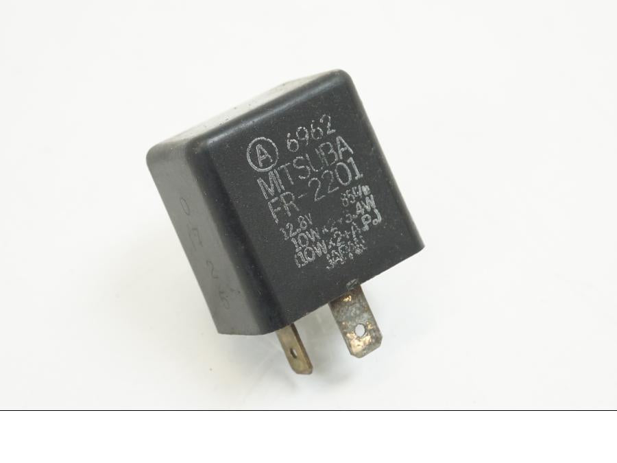 Framsidan på Blinkersrelä från en Honda NSR 125 -1991 motorcykel.