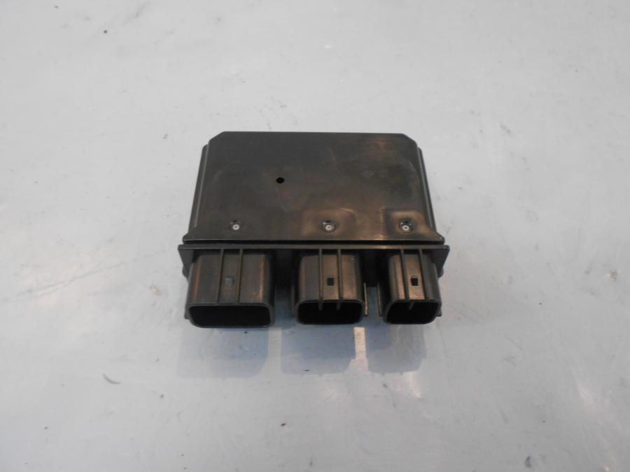 Framsidan på Reläbox från en Kawasaki Z 900 -2018 motorcykel.