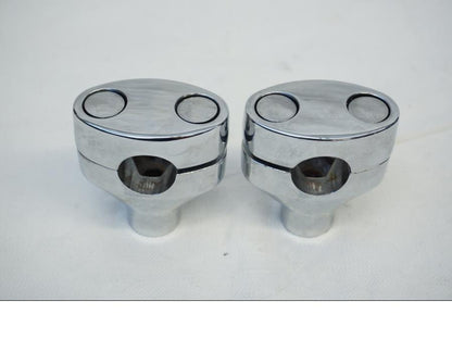 Framsidan på Styrfäste från en Kawasaki VN 900 -2006 motorcykel.