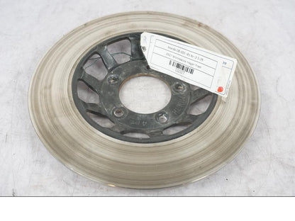 Framsidan på Bromsskiva från en Honda CB 650 -1981 motorcykel.