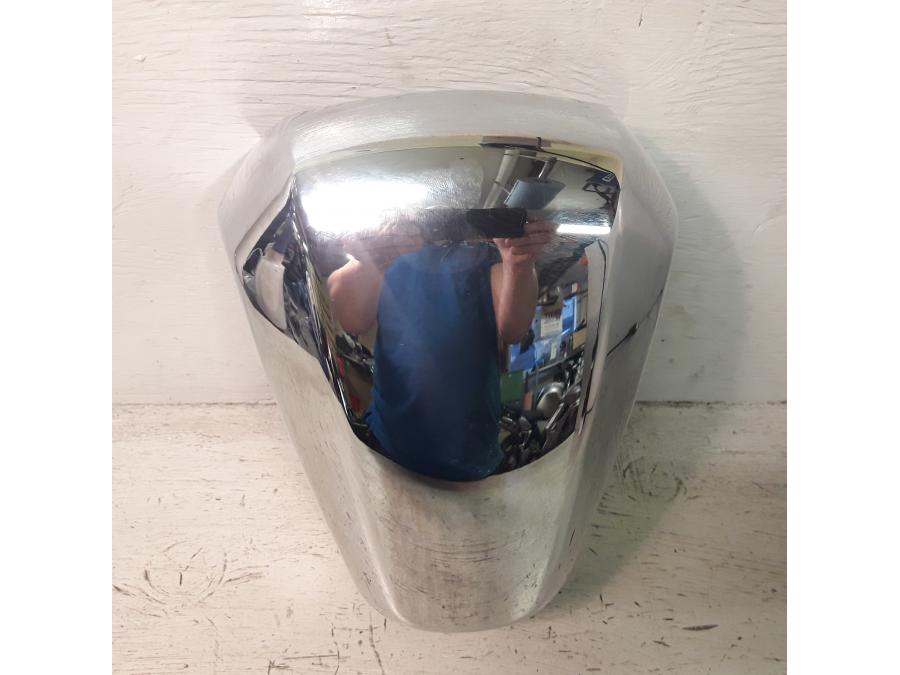 Framsidan på Dekorkåpa från en Kawasaki VN 900 -2007 motorcykel.