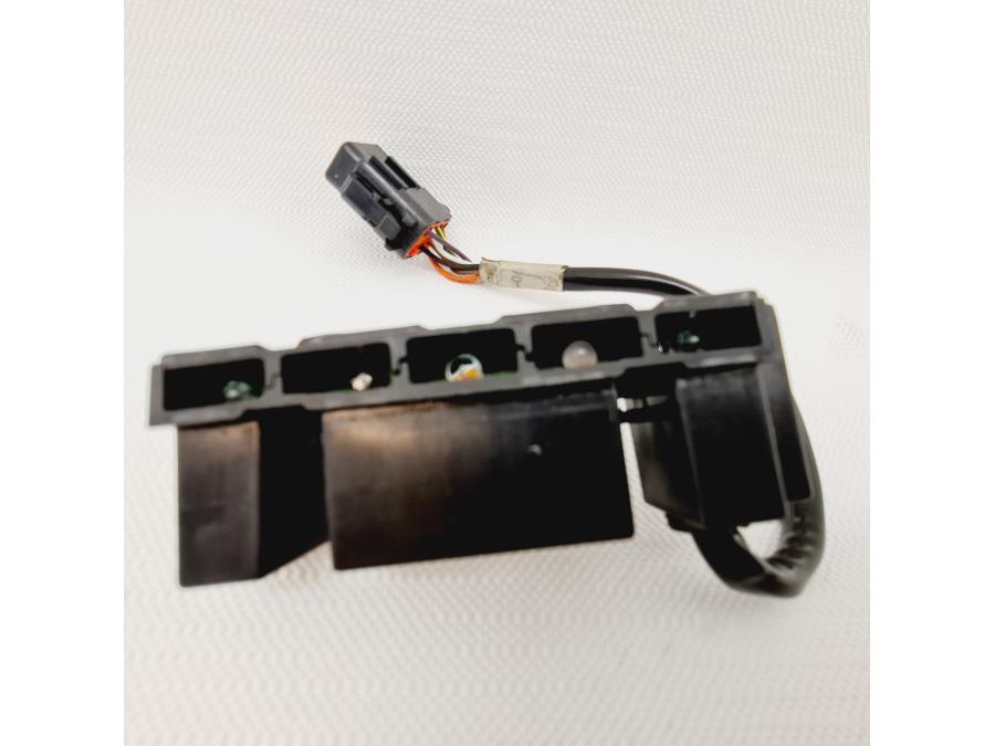 Framsidan på Kontrollampor från en H-D Softail Night Train EFI FXSTBI -2006 motorcykel.