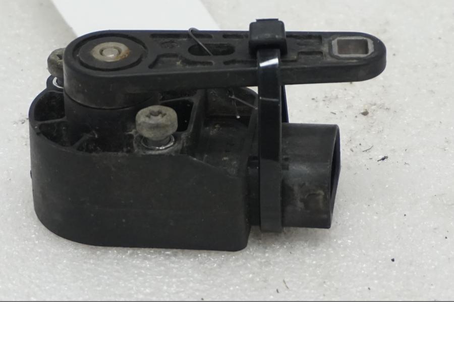 Baksidan på Nivåsensor från en BMW R 1200 GSA -2017 motorcykel.