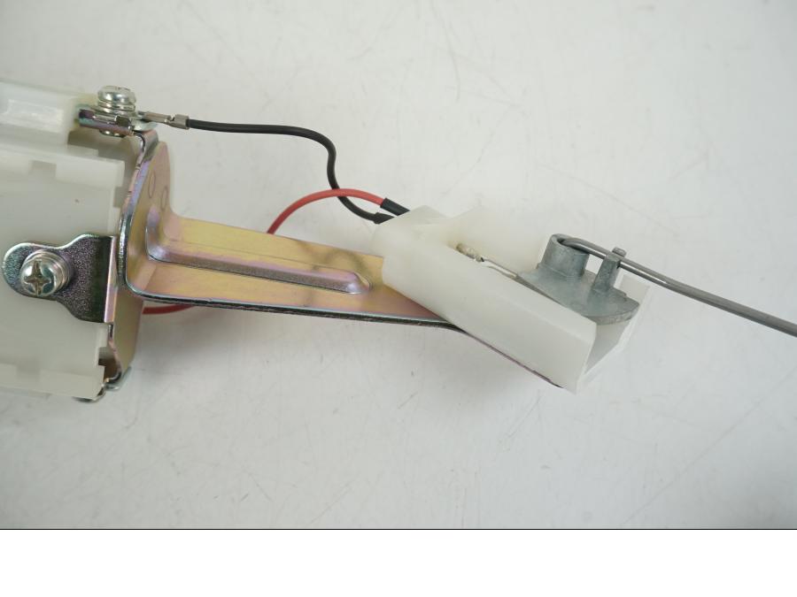 Höger sida på Bensinpump insprut från en Kawasaki ER-6F -2016 motorcykel.