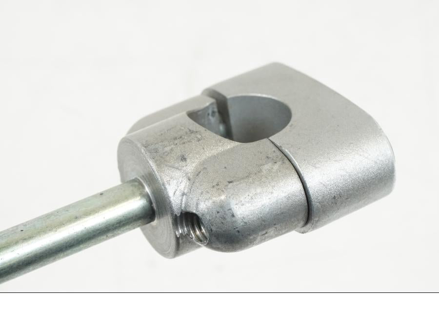 Baksidan på Styrfäste från en Yamaha WR 125 -2011 motorcykel.