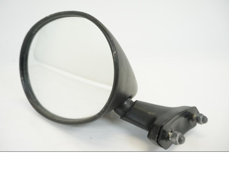 Framsidan på Backspegel från en Suzuki GSX-R 1100 -1986 motorcykel.