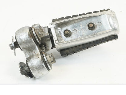 Snett nerifrån på Fotpinne från en Yamaha XV 750 -1998 motorcykel.