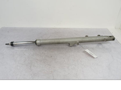 Baksidan på Gaffelben från en BMW R 1100 GS -1998 motorcykel.