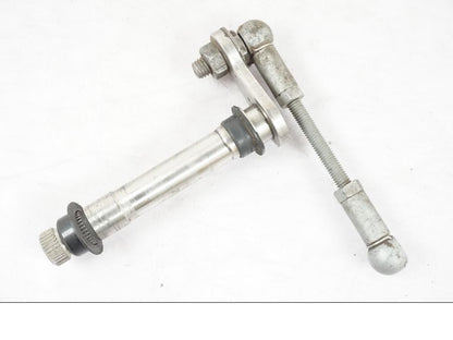 Snett nerifrån på Växelled från en BMW R 1200 GSA -2012 motorcykel.