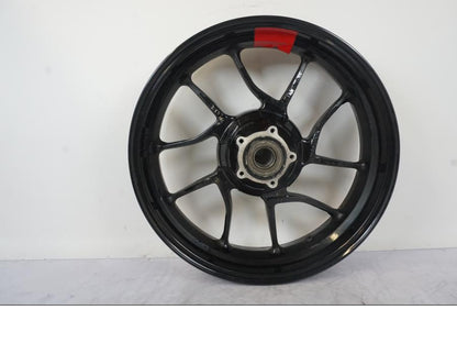 Framsidan på Fälg från en Ducati Multistrada 1158 V4 -2021 motorcykel.