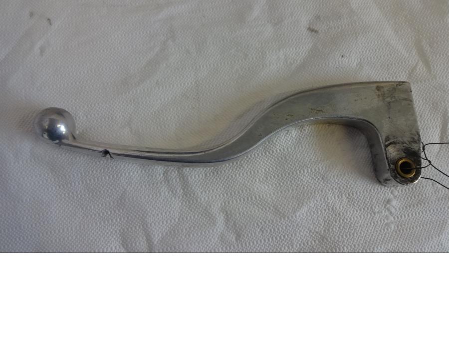 Framsidan på Kopplingsgrepp från en Triumph Speed Triple -2005 motorcykel.