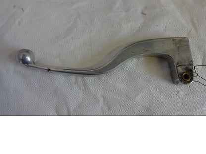 Framsidan på Kopplingsgrepp från en Triumph Speed Triple -2005 motorcykel.