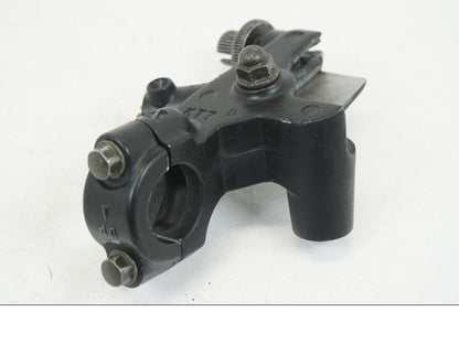 Snett nerifrån på Kopplingsklo från en Honda CB 750 -2002 motorcykel.