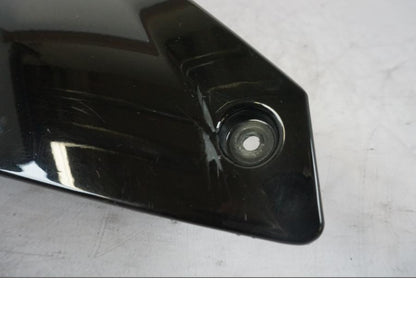 Höger sida på Kylarvinge från en KTM 990 Super Duke -2006 motorcykel.