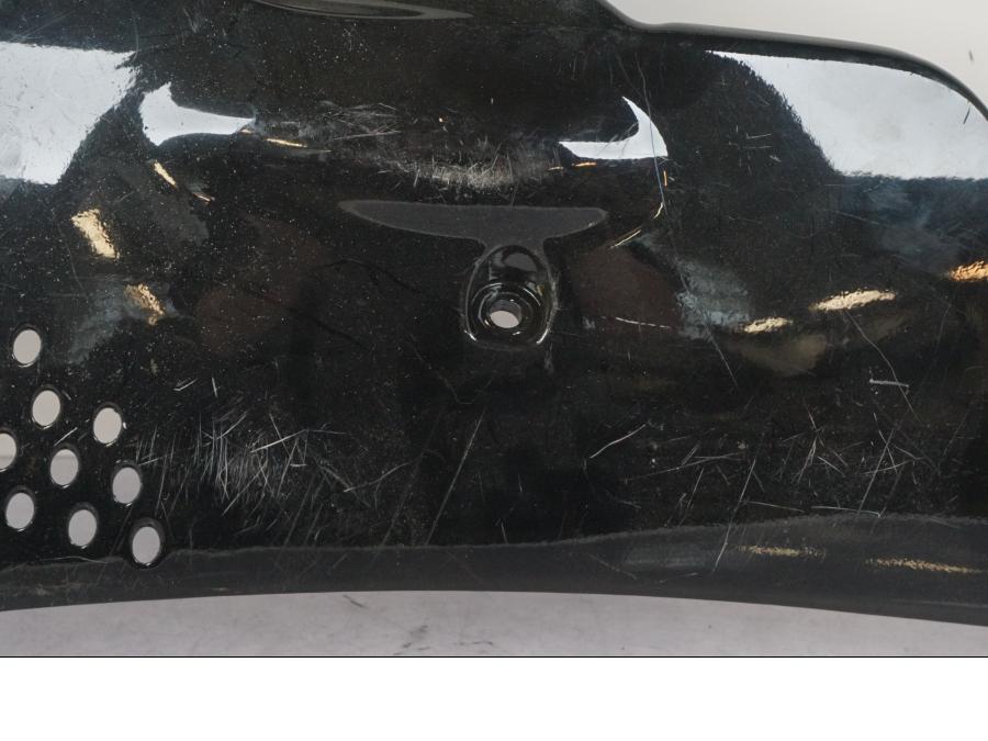 Baksidan på Magkåpa från en Honda CBR 900 RR -1995 motorcykel.