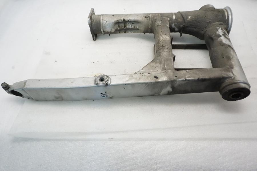 Framsidan på Sving från en Yamaha XVZ 13TD -1999 motorcykel.