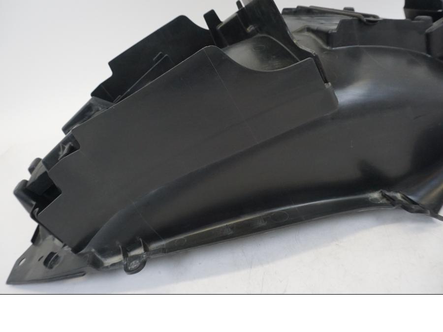 Extrabild3 på Undertail från en Suzuki GSX 1300 R -2017 motorcykel.