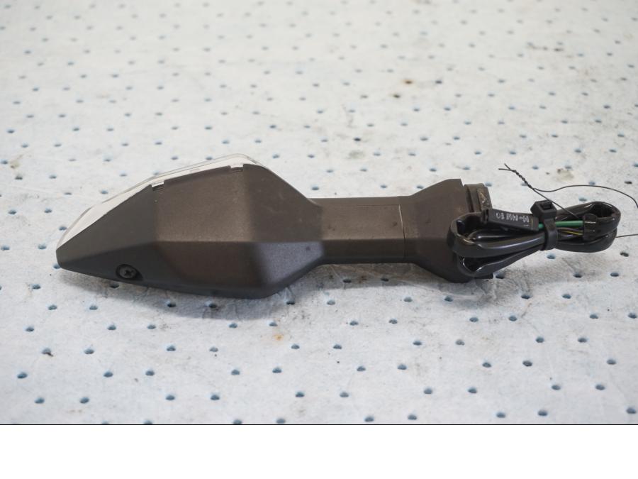 Baksidan på Blinkers från en Kawasaki Z 900 -2019 motorcykel.