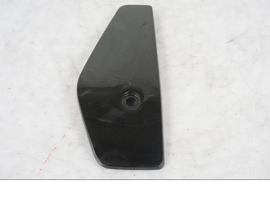 Framsidan på Vattenkylkåpa från en KTM 690 Duke -2015 motorcykel.