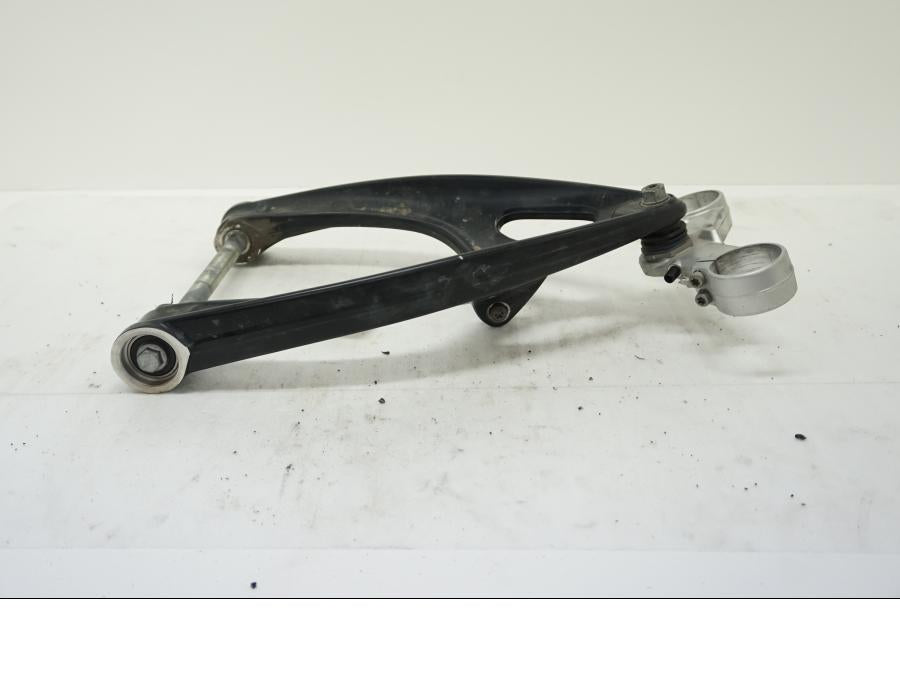 Baksidan på Sving från en BMW R 1200 GSA -2011 motorcykel.