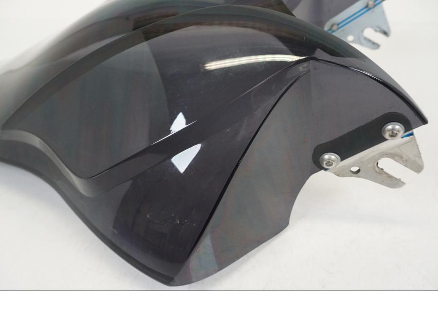 Extrabild2 på Vindruta från en Honda CB 750 -2002 motorcykel.