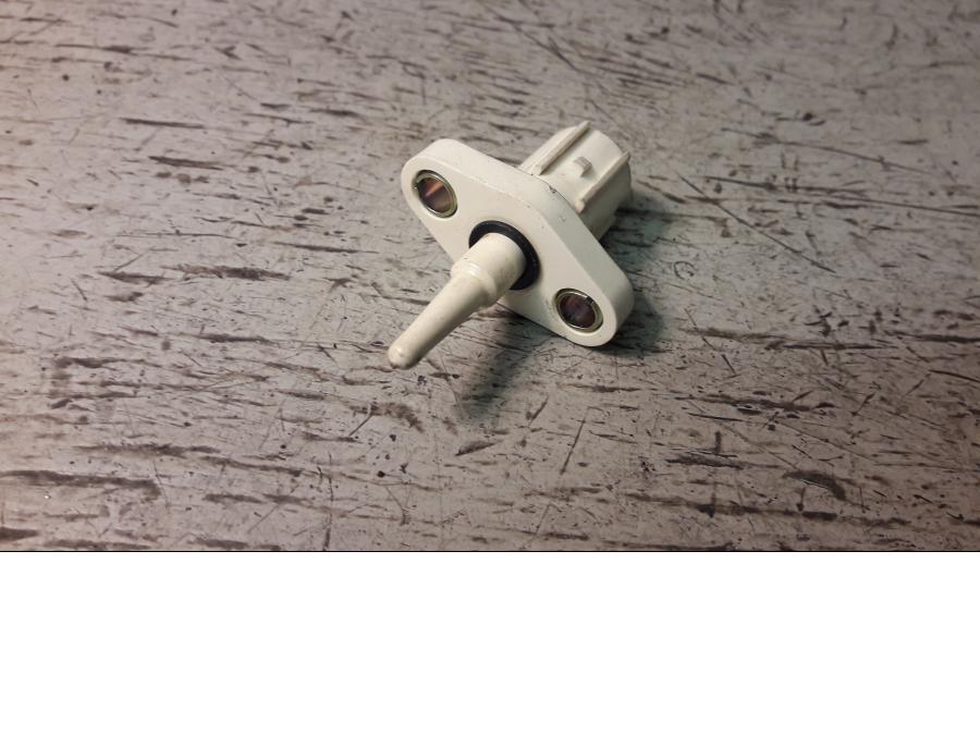 Framsidan på Luftburksensor från en Honda CBR 1000 RR -2004 motorcykel.