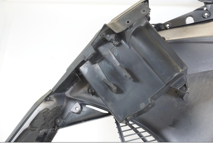 Extrabild6 på Sidkåpa från en Honda ST 1300 -2002 motorcykel.