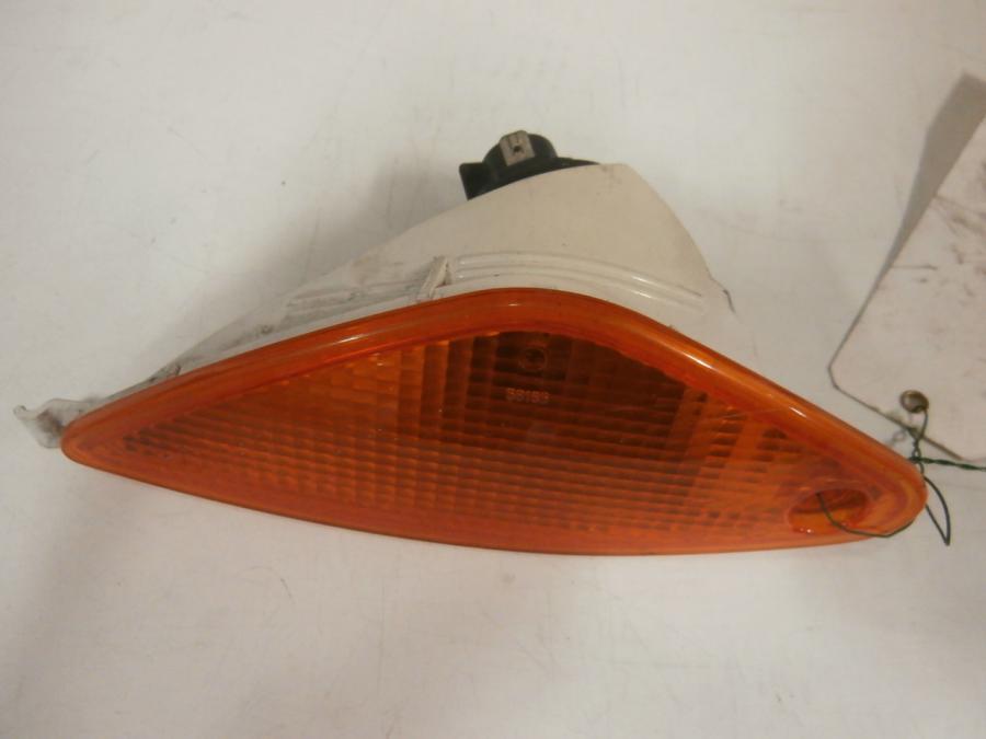 Framsidan på Blinkers från en BMW K 1200 RS -2002 motorcykel.