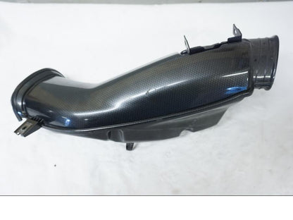 Framsidan på Luftintag från en Suzuki GSX-R 750 -2001 motorcykel.