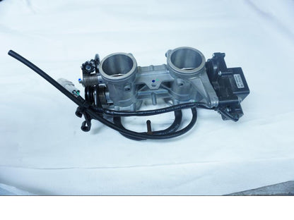 Höger sida på Spjällhus från en Kawasaki Ninja 650 -2018 motorcykel.