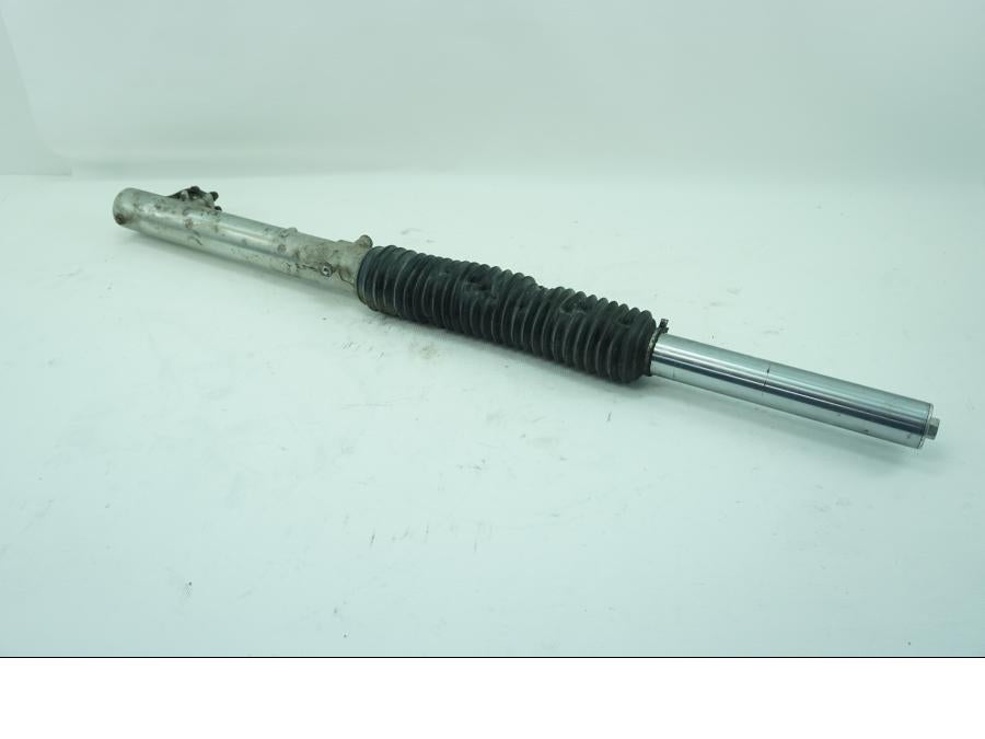 Baksidan på Gaffelben från en Honda XL 600 V -1994 motorcykel.