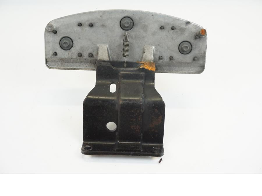 Vänster sida på Fotplatta från en Suzuki VL 1500 -1999 motorcykel.