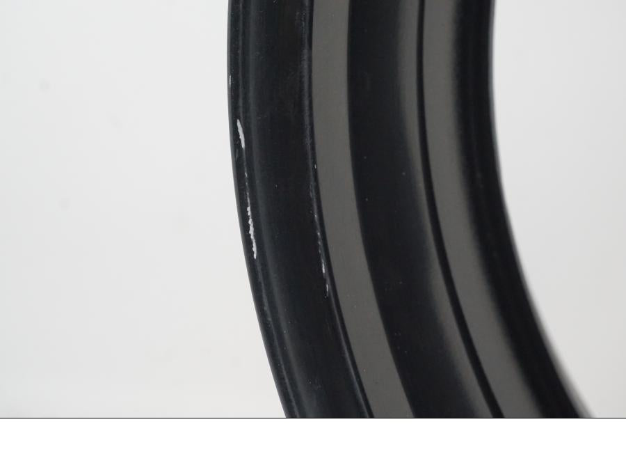 Snett uppifrån på Fälg från en Suzuki GSX 1300 R -2010 motorcykel.