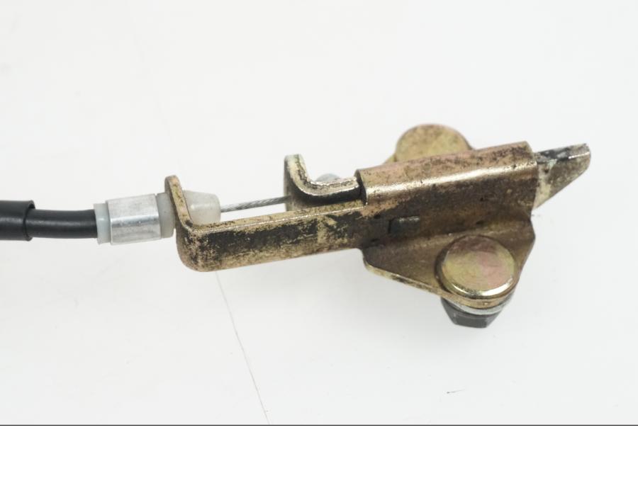 Vänster sida på Sadellåsmekanism från en Yamaha XJ 900 -1997 motorcykel.