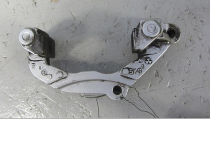 Höger sida på Bromsoksfäste från en Yamaha XVS 1100 -2002 motorcykel.