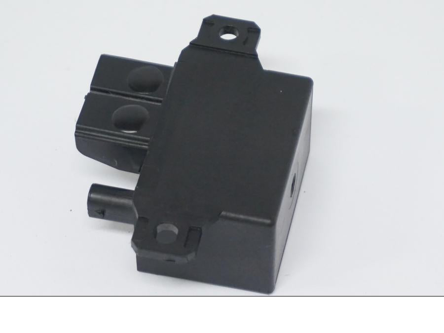 Snett uppifrån på Startrelä från en BMW R 1250 GS -2022 motorcykel.