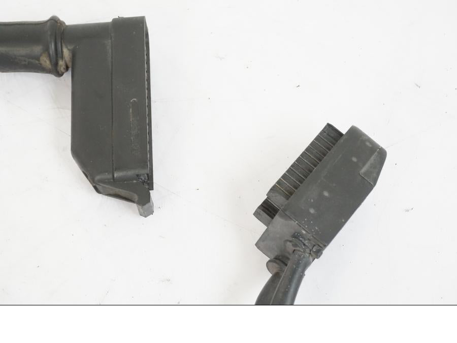 Vänster sida på Kabelstam från en BMW K 1100 LT -1999 motorcykel.