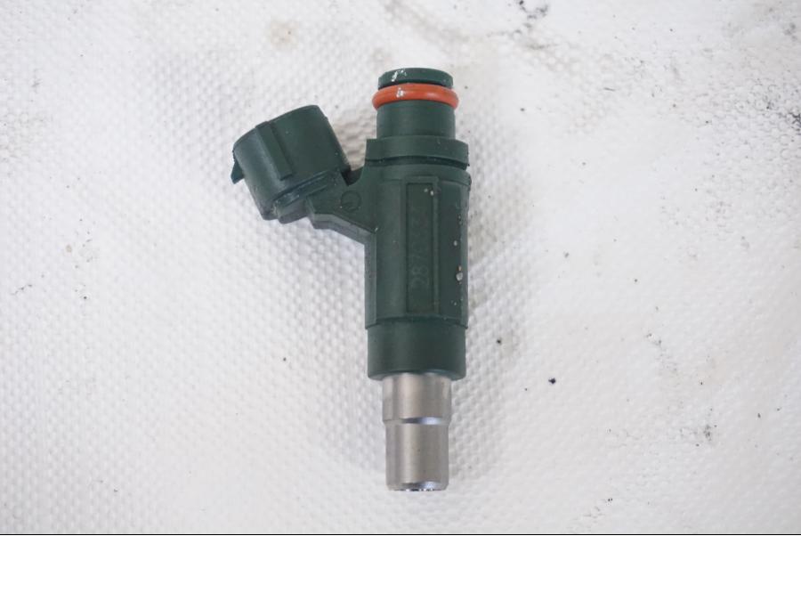 Framsidan på Spridare från en Kawasaki ER-6N -2006 motorcykel.