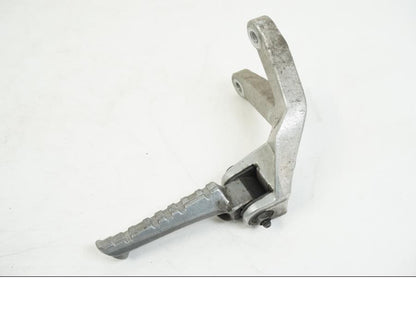 Vänster sida på Fotpinnefäste från en Yamaha FZR 1000 -1990 motorcykel.