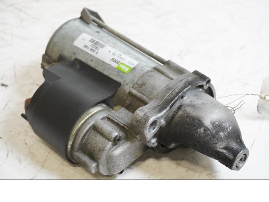 Framsidan på Startmotor från en BMW R 1200 GS -2006 motorcykel.