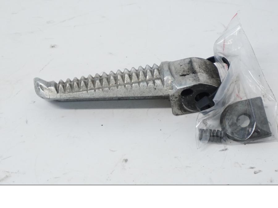 Framsidan på Fotpinne från en Yamaha YZF 1000 R -1997 motorcykel.