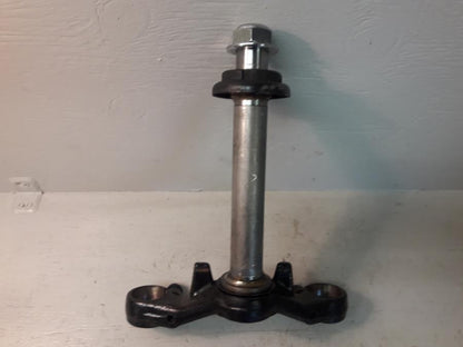 Framsidan på Gaffelkrona från en Honda CBR 125 R -2008 motorcykel.