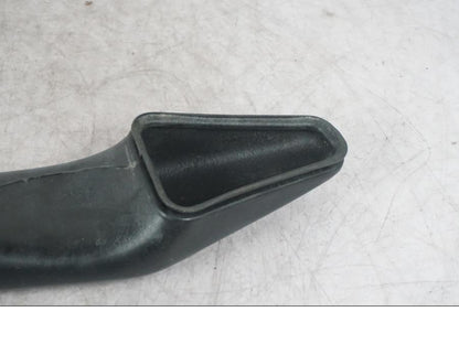 Baksidan på Luftrör från en BMW R 1150 GS/A -2002 motorcykel.