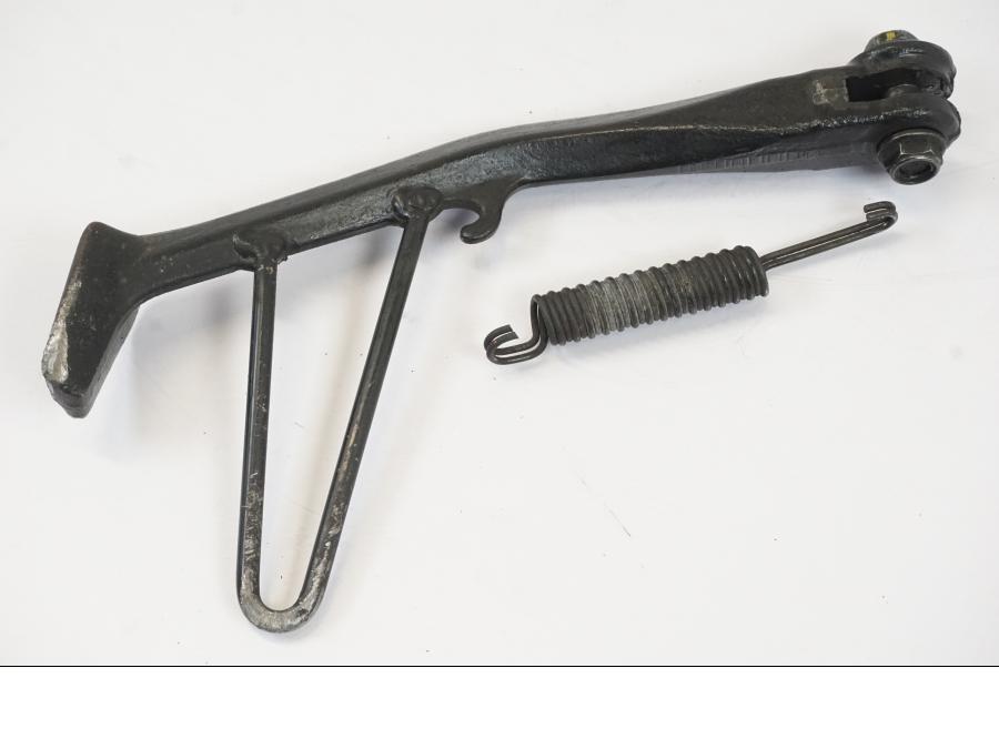 Framsidan på Sidostöd från en Honda NT 700 -2008 motorcykel.