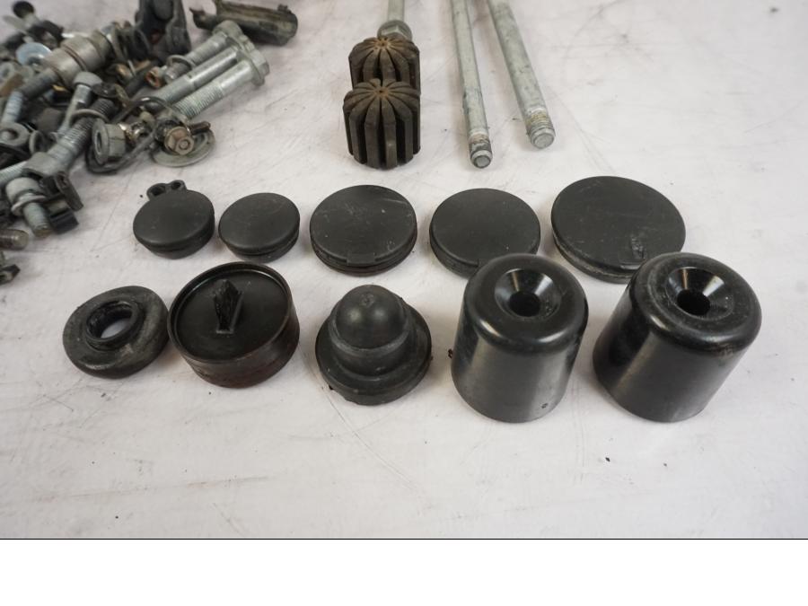 Baksidan på Skruv / Mutter etc från en BMW R 1150 GS -2002 motorcykel.