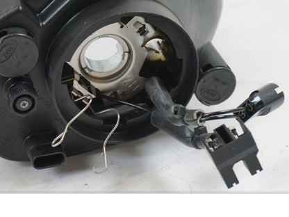 Extrabild1 på Strålkastare från en BMW S 1000 R -2013 motorcykel.